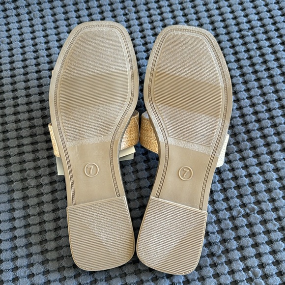 Target Raffia Slides - Picture 2 of 3